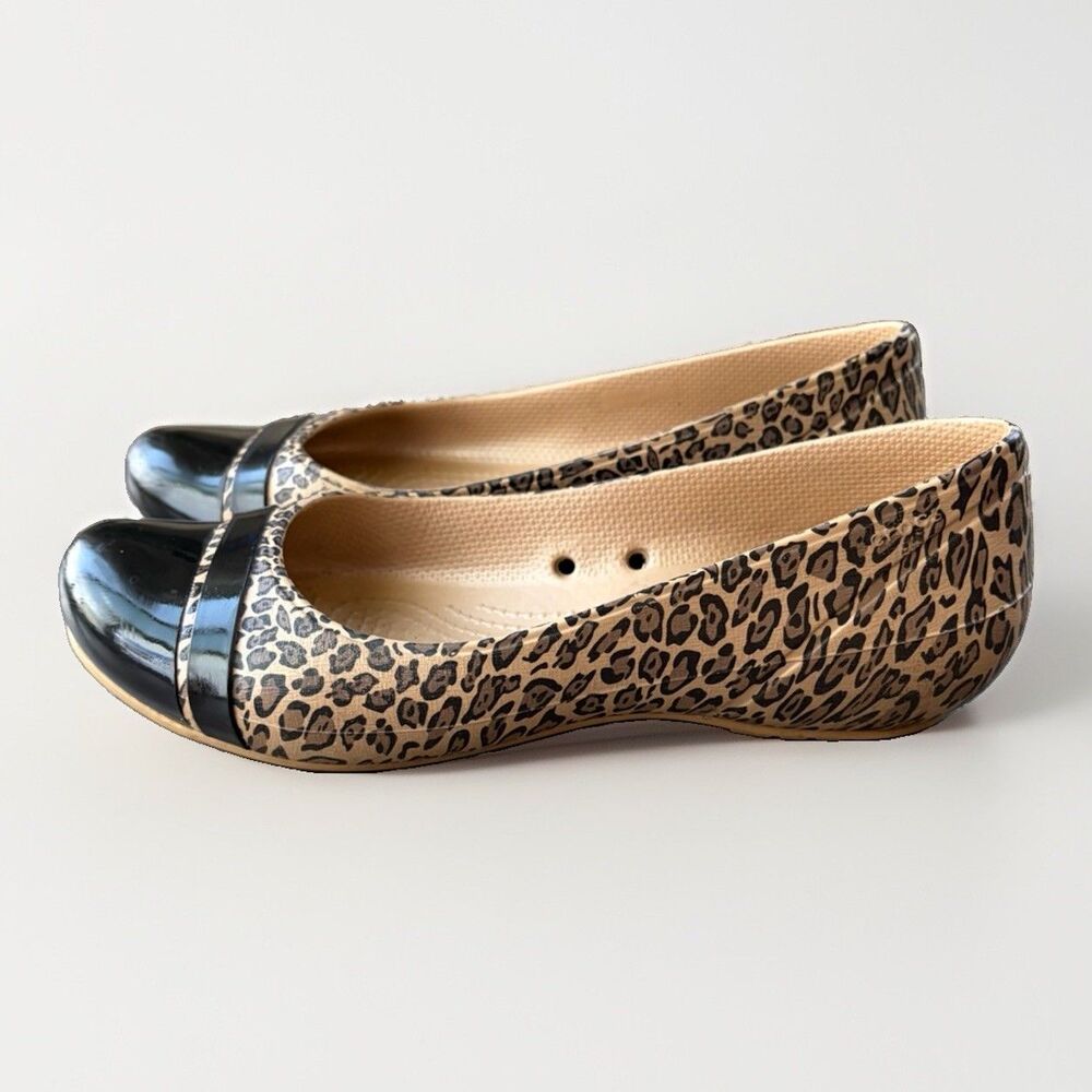 Crocs Cap Toe Leopard Print Ballet Flats Womens Size 8 Brown Black Slip On Shoes